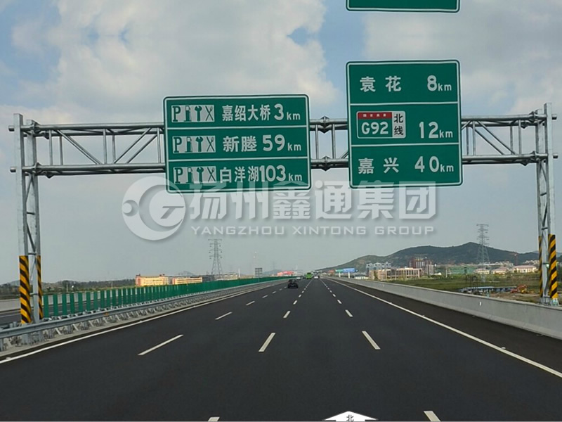 LMJ-029，桁架式標志牌龍門架